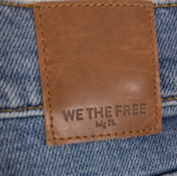 NWOT Free People High Rise Distresed Skinny Jeans in Medium Wash - Picture 5 of 6